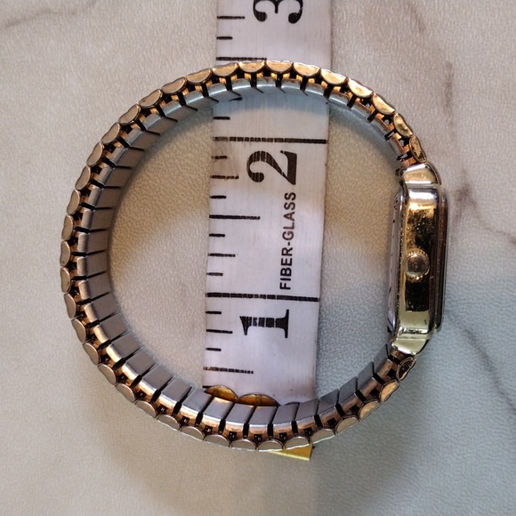 Benrus gold face stretch fit watch. - Picture 5 of 7